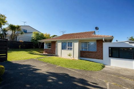 Photo of property in 2/14 Aberfeldy Avenue, Highland Park, Auckland, 2010