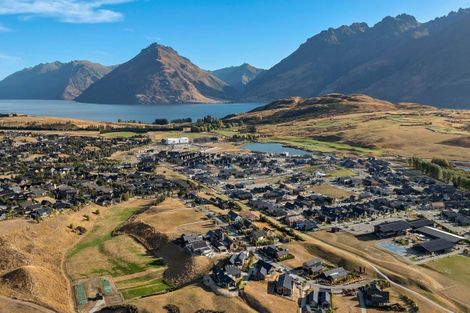 Photo of property in 28 Cunninghams Drive, Jacks Point, Queenstown, 9371