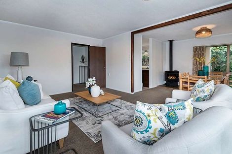 Photo of property in 33 Jillteresa Crescent, Half Moon Bay, Auckland, 2012