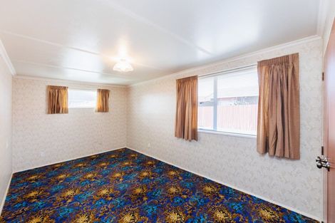 Photo of property in 11 Cecil Place, Cloverlea, Palmerston North, 4412