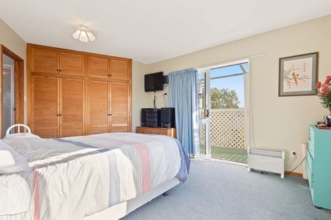 Photo of property in 93 Farquhars Road, Redwood, Christchurch, 8051