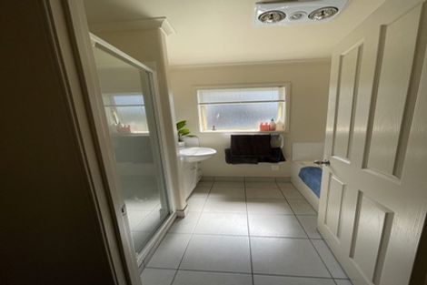 Photo of property in 32 Waldorf Crescent, Orewa, 0931