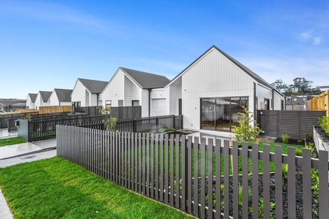 Photo of property in 35 Cambie Avenue, Red Beach, 0932