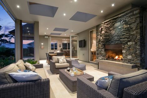 Photo of property in 12 Thomas Hunter Lane, Greenhithe, Auckland, 0632