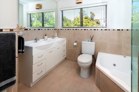 Photo of property in 7 Evelyn Road, Cockle Bay, Auckland, 2014