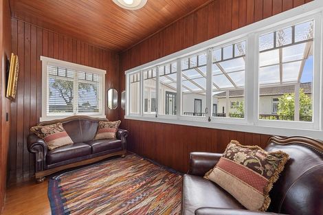 Photo of property in 55 Forest Lake Road, Forest Lake, Hamilton, 3200