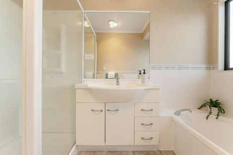 Photo of property in 28 Laguna Key, Papamoa Beach, Papamoa, 3118