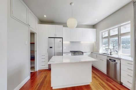 Photo of property in 19 Scarborough Terrace, Mount Victoria, Wellington, 6011