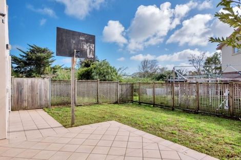 Photo of property in 10 Gina Avenue, Ranui, Auckland, 0612