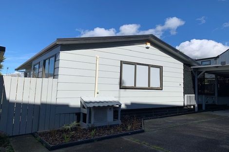 Photo of property in 3a Fruitvale Road, New Lynn, Auckland, 0600