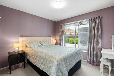 Photo of property in 39 Ambleside Drive, Burnside, Christchurch, 8053