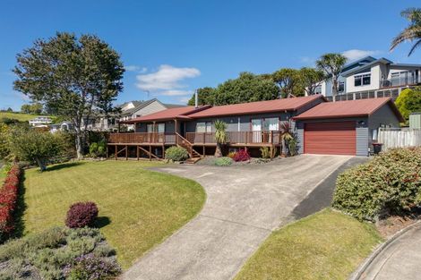 Photo of property in 38 Waipuna Grove, Welcome Bay, Tauranga, 3112