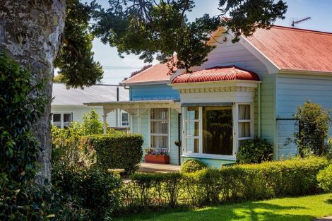 Photo of property in 67 Govett Avenue, Frankleigh Park, New Plymouth, 4310