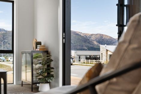 Photo of property in 32 Dunn Street, Lake Hawea, 9382