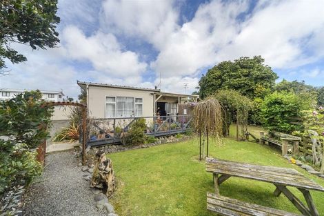 Photo of property in 20 Nuku Street, Tangimoana, 4822