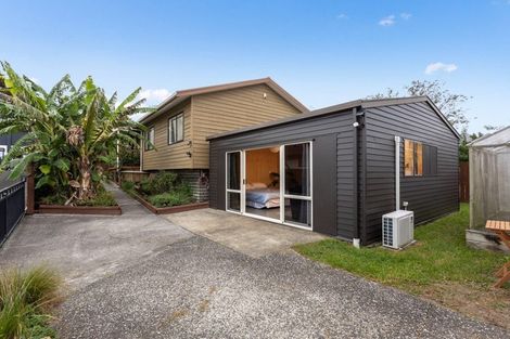 Photo of property in 1/92 Kervil Avenue, Te Atatu Peninsula, Auckland, 0610