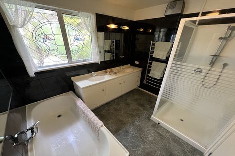 Photo of property in 214 Dyers Pass Road, Cashmere, Christchurch, 8022