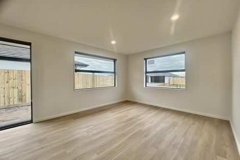 Photo of property in 21 Llew Summers Street, Belfast, Christchurch, 8051