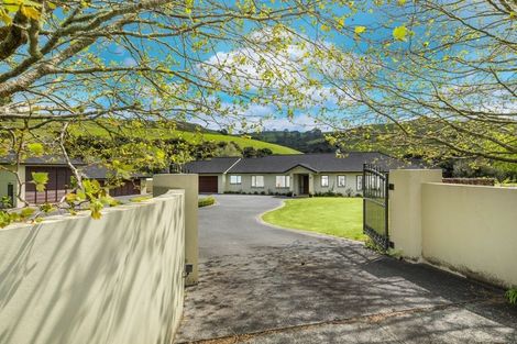 Photo of property in 1030 Peak Road, Helensville, 0875