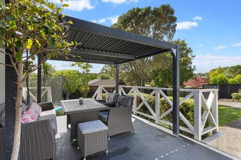 Photo of property in 1/75 Atkinson Road, Titirangi, Auckland, 0604