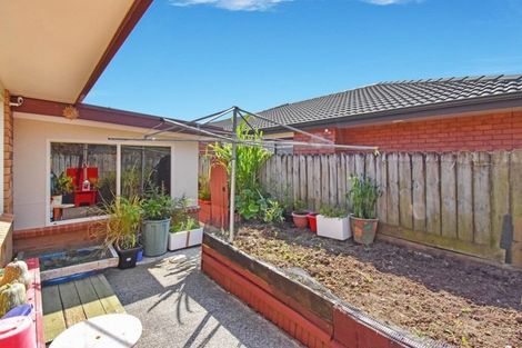 Photo of property in 42 Tussock Avenue, Mangere, Auckland, 2022