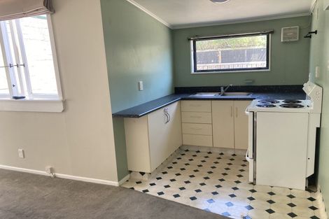 Photo of property in 108 Onepu Road, Lyall Bay, Wellington, 6022