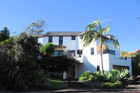 Photo of property in 13 Emerald Way, Rosedale, Auckland, 0632