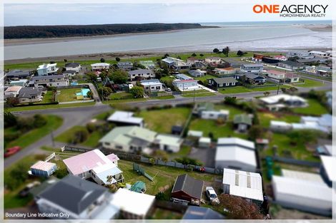 Photo of property in 17 Andresen Street, Foxton Beach, Foxton, 4815