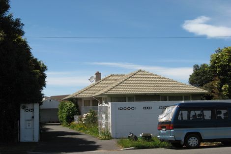 Photo of property in 124 Avonhead Road, Avonhead, Christchurch, 8042