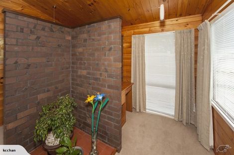 Photo of property in 10 Kitewao Street, Northcote, Auckland, 0627