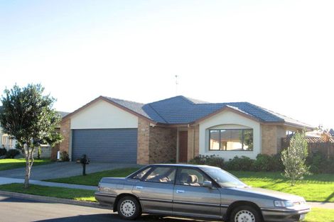 Photo of property in 37 Croftview Road, Wattle Downs, Auckland, 2103