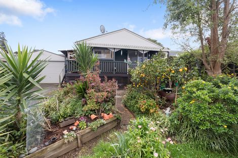 Photo of property in 2 Bellringer Road, Massey, Auckland, 0614