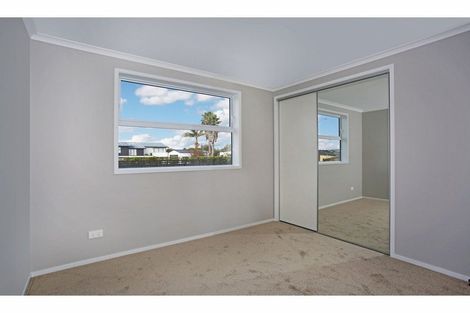 Photo of property in 1 Te Paahi Avenue, Waiuku, 2123