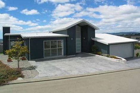 Photo of property in 13 Kahurangi Heights, Aotea, Porirua, 5024