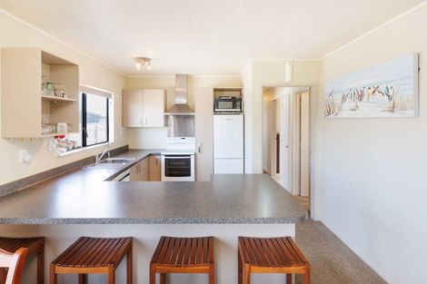 Photo of property in 18 Thomas Place, Foxton Beach, Foxton, 4815