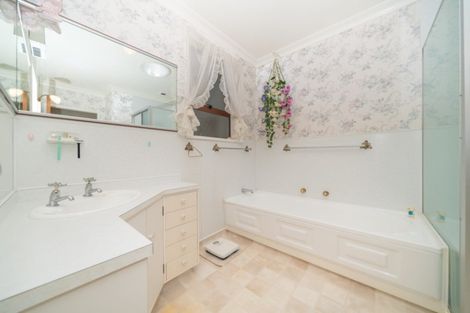 Photo of property in 166 High Street, Bulls, 4818