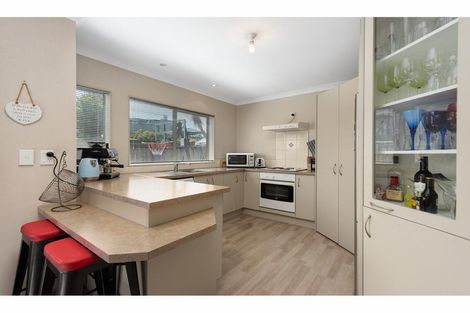 Photo of property in 2 Lysaght Place, Welcome Bay, Tauranga, 3112