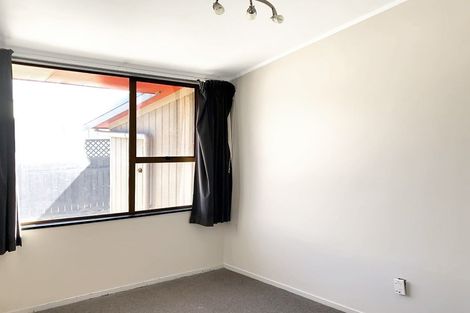 Photo of property in 64 Hinau Street, Castlecliff, Whanganui, 4501