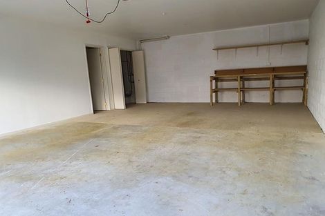 Photo of property in 6/13 Kaihu Street, Northcote, Auckland, 0627