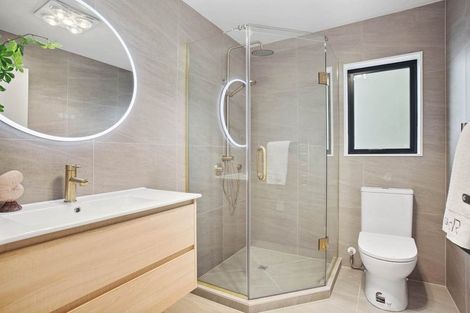 Photo of property in 363d Bucklands Beach Road, Bucklands Beach, Auckland, 2012
