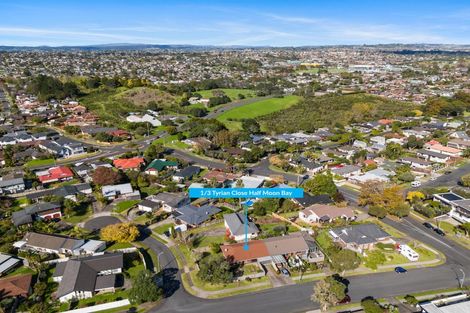 Photo of property in 1/3 Tyrian Close, Half Moon Bay, Auckland, 2012