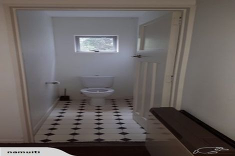 Photo of property in 2 Cornwall Road, Lyttelton, 8082