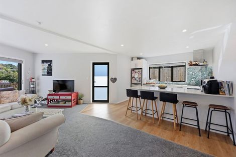 Photo of property in 64 Robbies Road, Shelly Park, Auckland, 2014