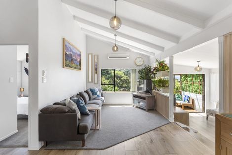 Photo of property in 36 Elliston Crescent, Stanmore Bay, Whangaparaoa, 0932