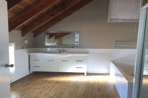 Photo of property in 117a Browns Bay Road, Browns Bay, Auckland, 0630