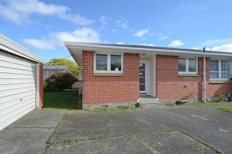 Photo of property in 2/8 Oregon Drive, Maoribank, Upper Hutt, 5018