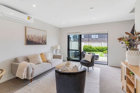 Photo of property in 15 Orona Place, Takanini, 2112