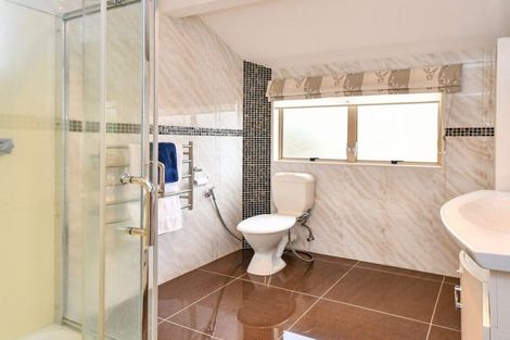 Photo of property in 5 Silkwood Grove, Totara Heights, Auckland, 2105