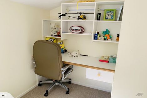 Photo of property in 14 Oakpark Place, West Harbour, Auckland, 0618