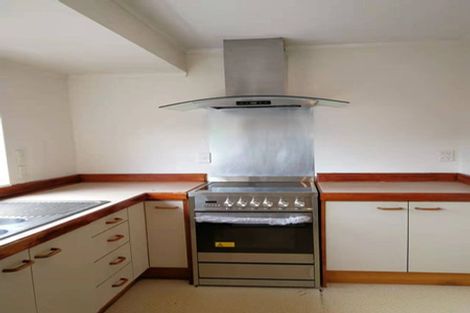 Photo of property in 60b Glennandrew Drive, Half Moon Bay, Auckland, 2012